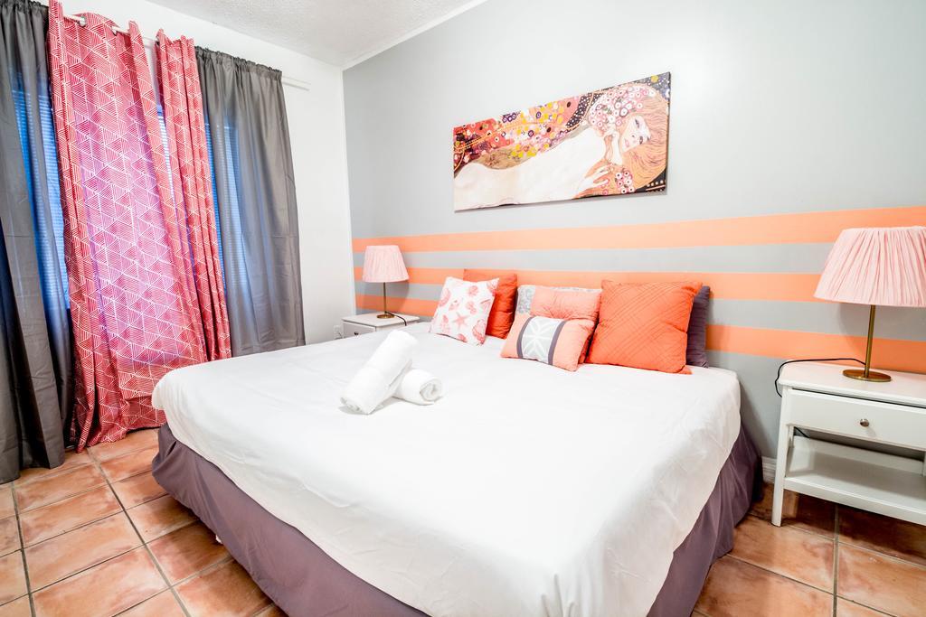 Ocean Walk Apartments Miami Beach Extérieur photo